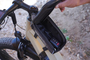 Bakcou Phone Bag