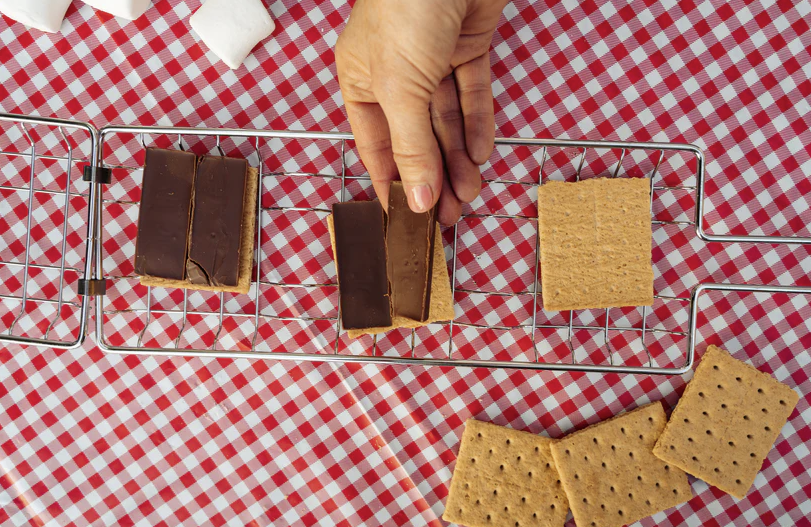 Coghlan's Campers' S'mores Grill