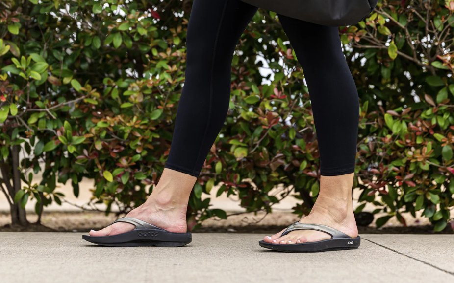OOFOS Women's OOlala Sandal