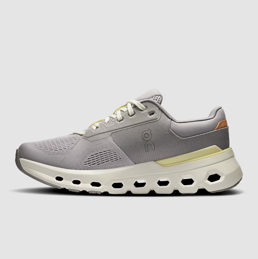 ON. Women's Cloudrunner 2