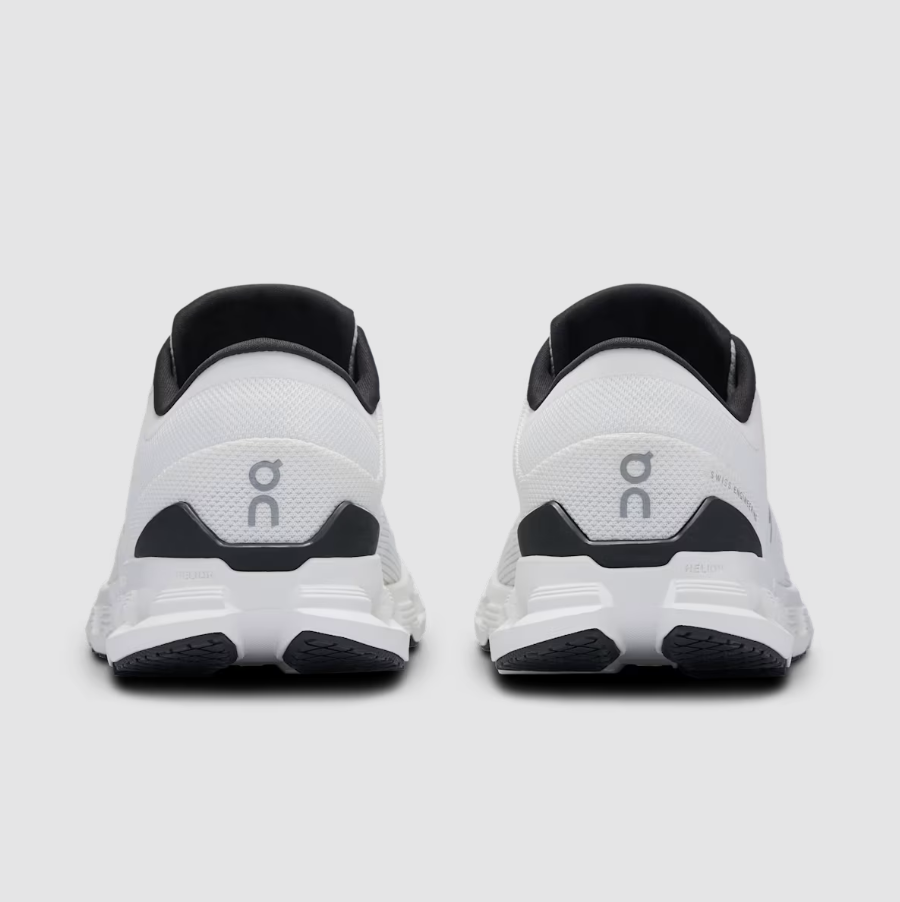 ON. Women's Cloud X 4