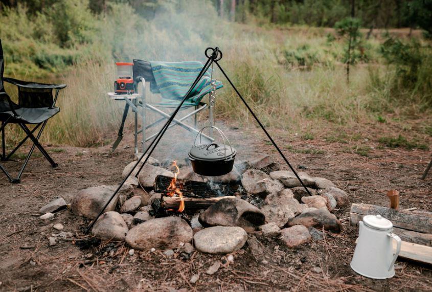 Stansport Cast Iron Cooking Tripod | ruggednorth.ca